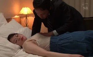 7 ngày bị sếp của chồng chuốc thuốc rồi địt khi chồng đi công tác xa 7 ngày bị sếp của chồng chuốc thuốc rồi địt khi chồng đi công tác xa