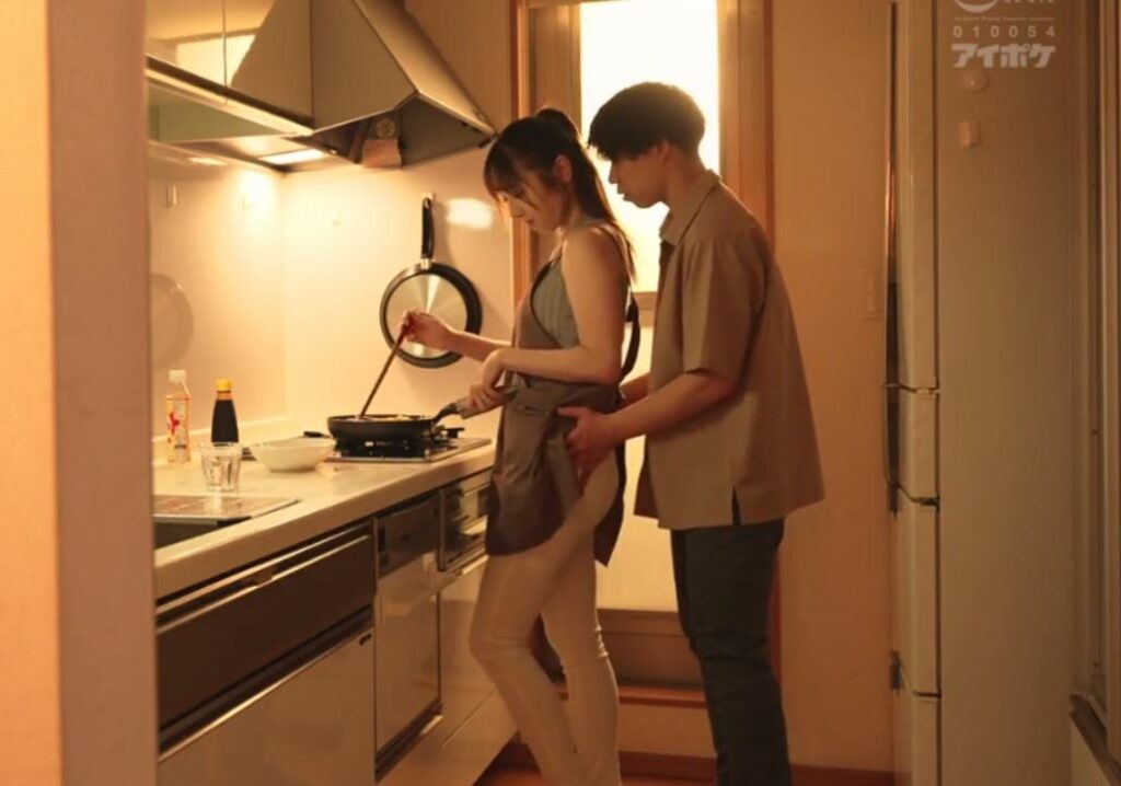 Cậu chủ nhỏ dâm dục gạ địt nữ giúp việc mông to xinh đẹp